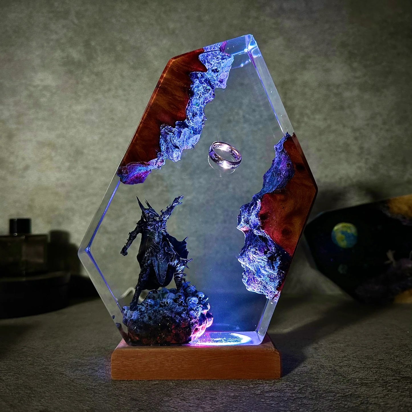 Ring of Flame Resin Lamp